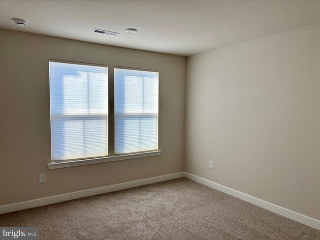 Building Photo - 88 Rosemary Wy