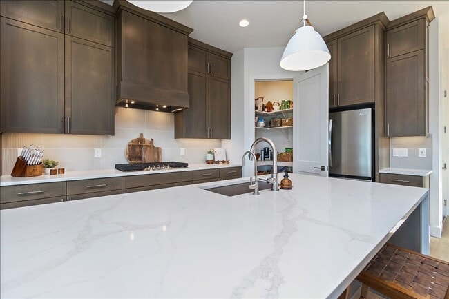 Building Photo - Custom Model Home on the Meridian Bluff