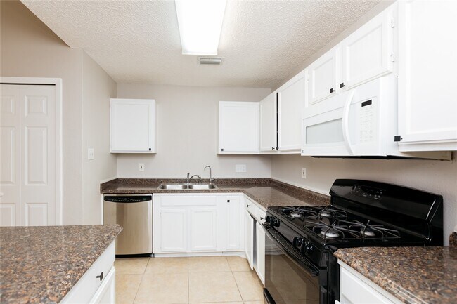 Building Photo - 13719 Vira Ln