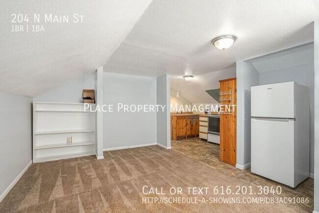 Building Photo - 204 N Main St