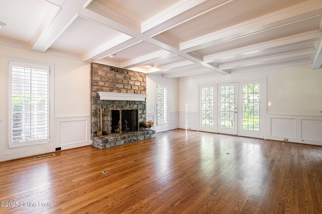 Building Photo - 303 Coralberry Rd