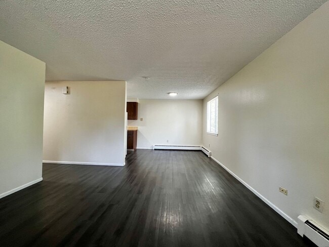 Interior Photo - 527 West