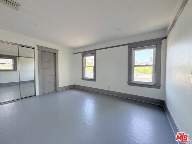 Building Photo - 613 N Lucerne Blvd