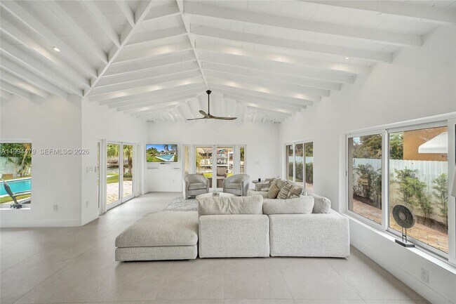 Building Photo - 12478 N Bayshore Dr