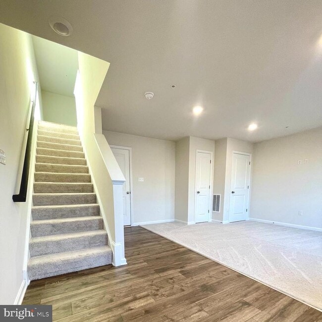 Building Photo - 2709 Princess Victoria Way