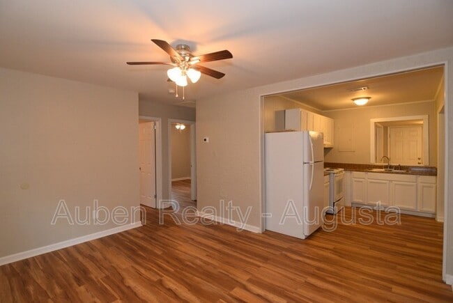 Building Photo - 1928 Wylie Dr