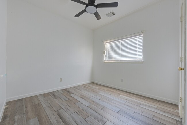 Building Photo - 11760 Jelicoe Dr