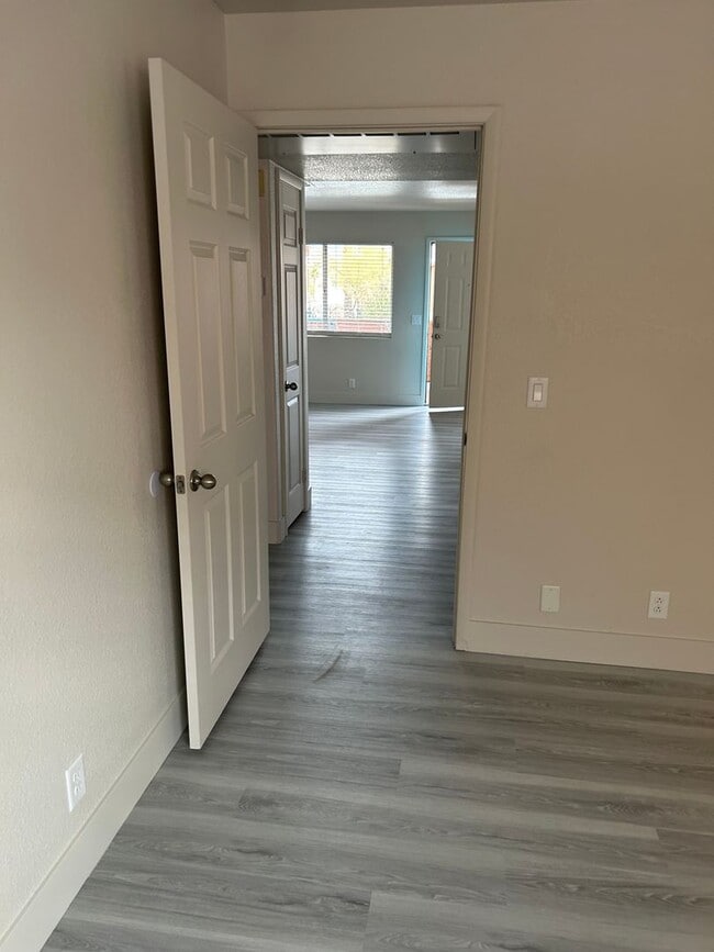 Building Photo - ***Rock Springs 2 Upper Level, Unfurnished, 2 Bedroom, 2 Bath Condo***