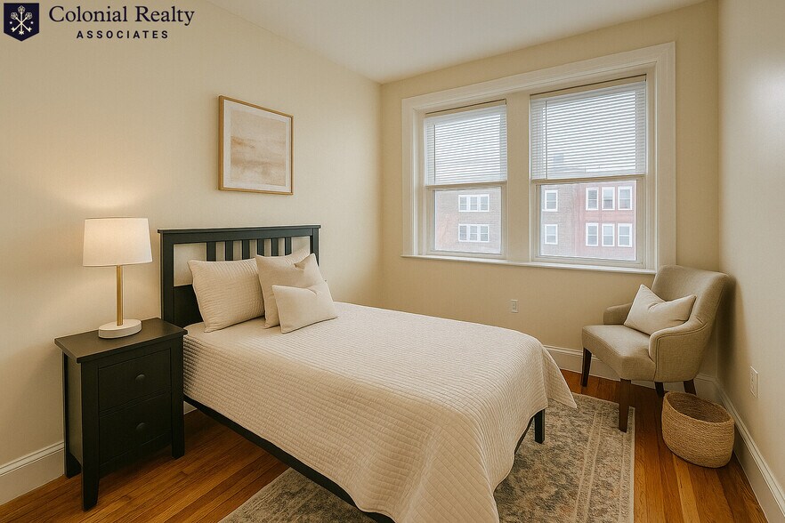 Building Photo - 73 Thatcher St