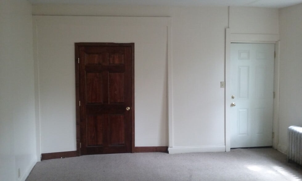 Building Photo - 2230 Ravine St