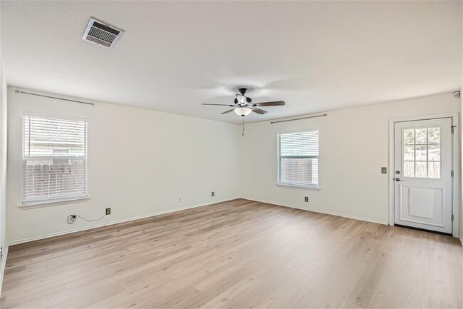 Building Photo - 6937 Sabrina Dr