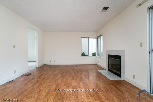 Building Photo - 5250 Countryside Ln