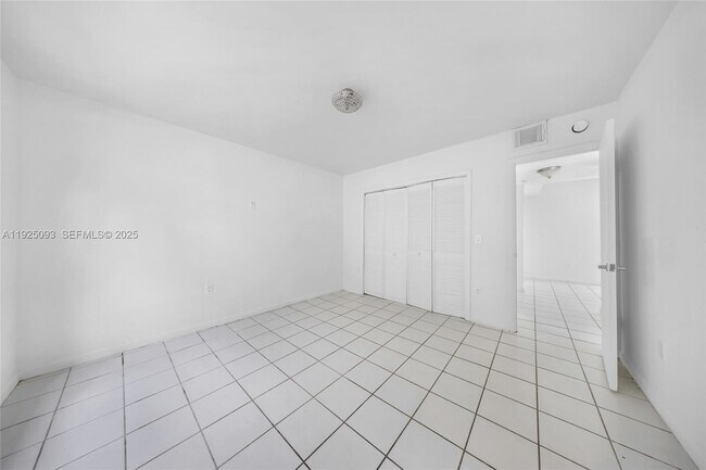 Building Photo - 3453 SW 23rd Terrace