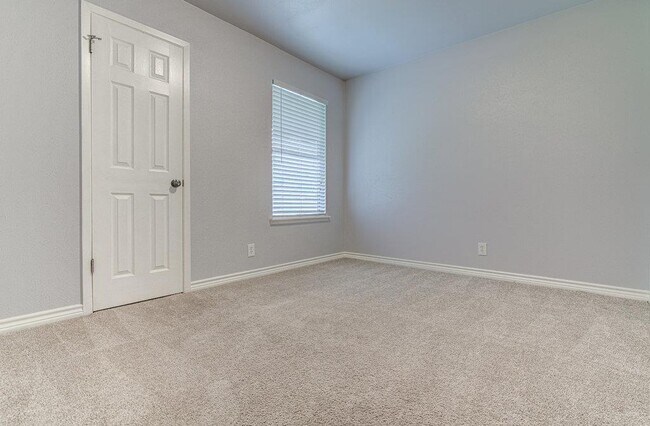 Building Photo - 12111 Missel Thrush Ct
