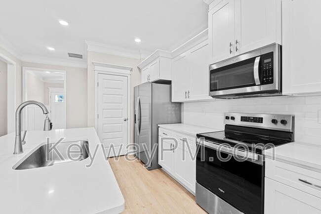 Building Photo - 3205 Venetian Dr