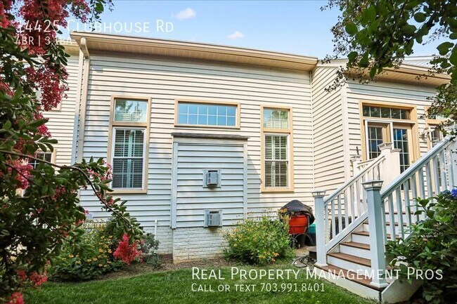 Building Photo - 14425 Clubhouse Rd
