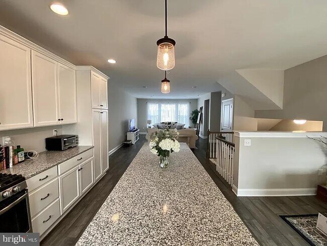 Building Photo - 154 Woodwinds Dr