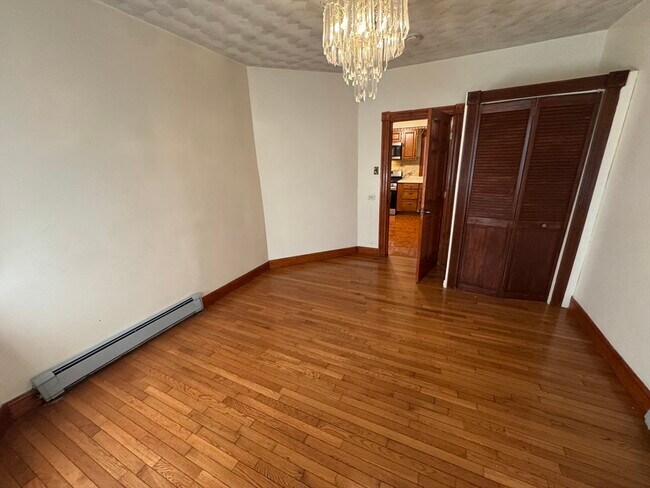 Building Photo - 374 Bowdoin St