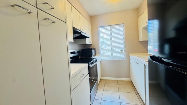 Building Photo - 5508 Pokeweed Ct