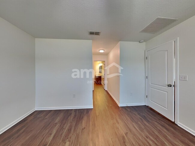 Building Photo - 2066 Tyson Lake Dr