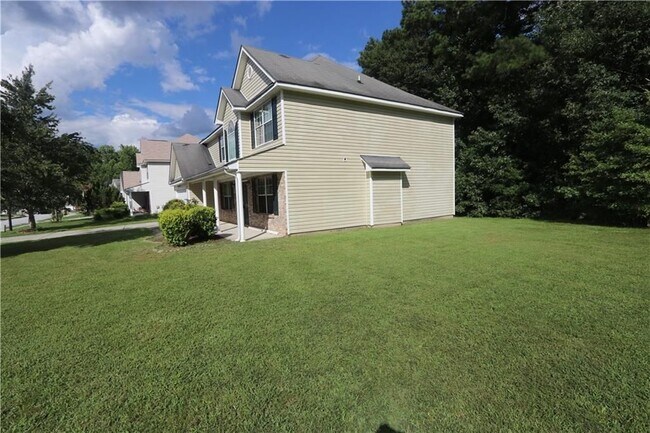 Building Photo - 156 Shadowhill Ln SW
