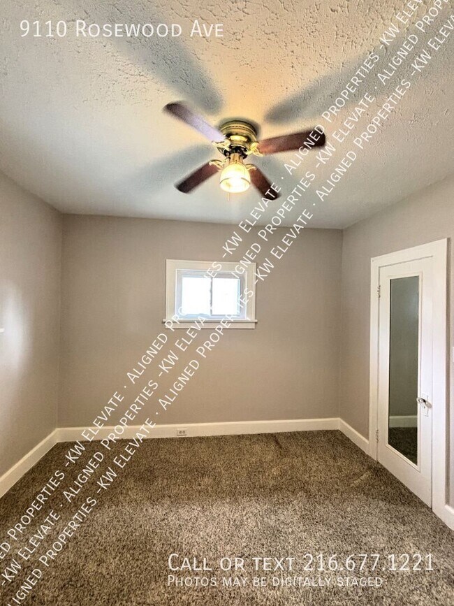 Building Photo - 9110 Rosewood Ave