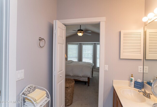 Building Photo - 18 Le Moyne Dr