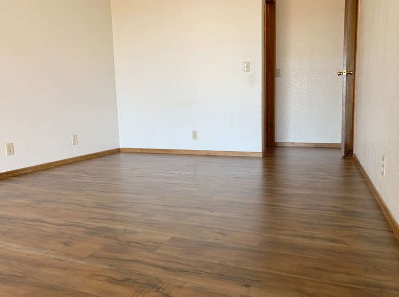 Building Photo - 16383 Quantico Rd