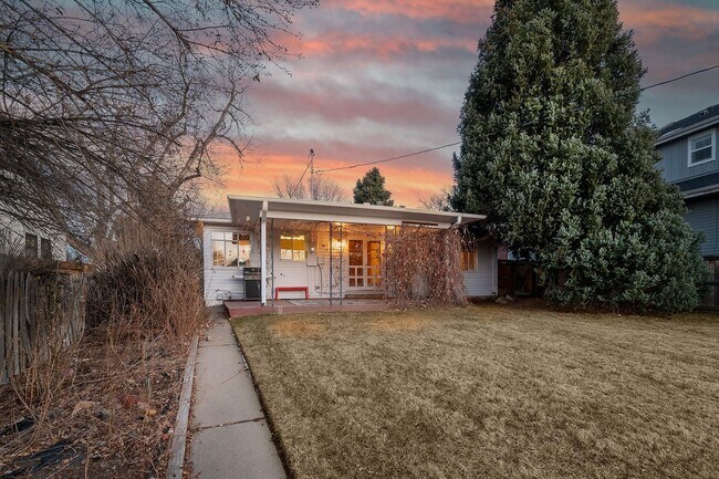 Building Photo - 2BD, 2BA Wellshire Home with Finished Basement and Attached 1-Car Garage