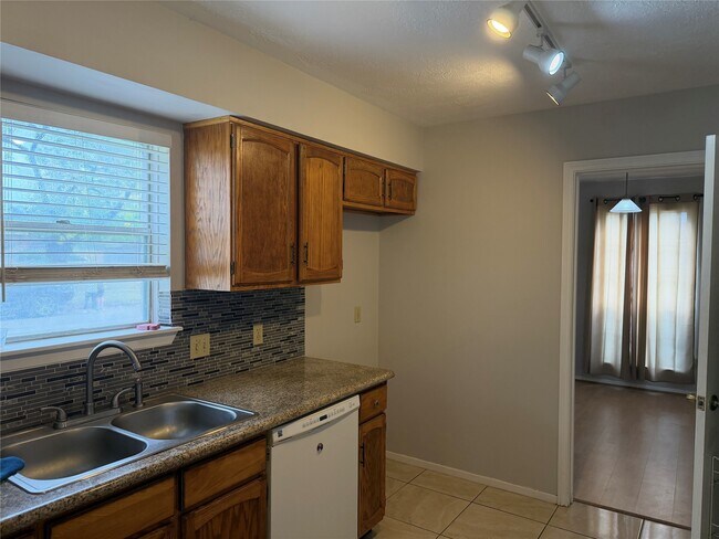 Building Photo - 9202 Carvel Ln