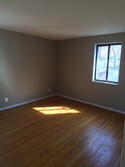 Building Photo - 4114 Davis Pl NW
