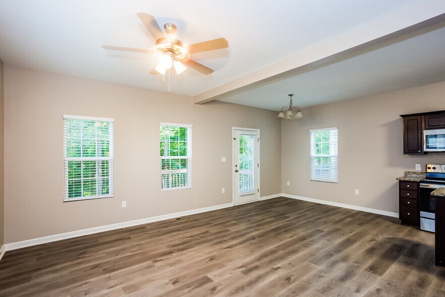 Building Photo - 109 Lookout Point Pl