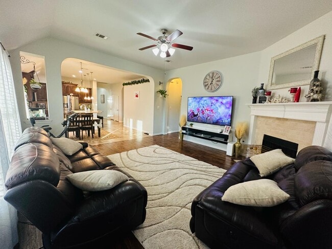 Building Photo - 2448 Elm Valley Dr