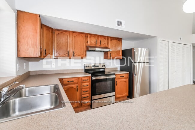 Building Photo - 4525 Larner St
