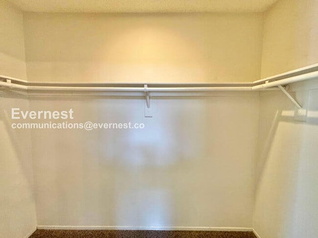 Building Photo - 27305 Uppercrest Ct