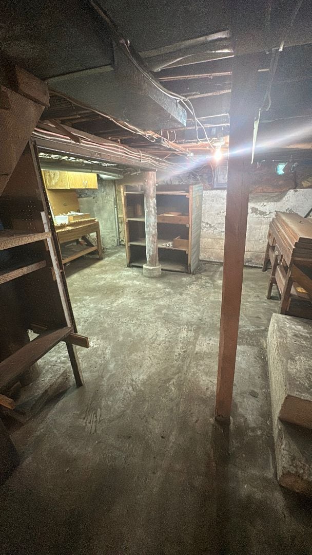 Building Photo - 3 Bedrooms, 1 Bathroom & w/upper loft Single Family with Garage - Staples