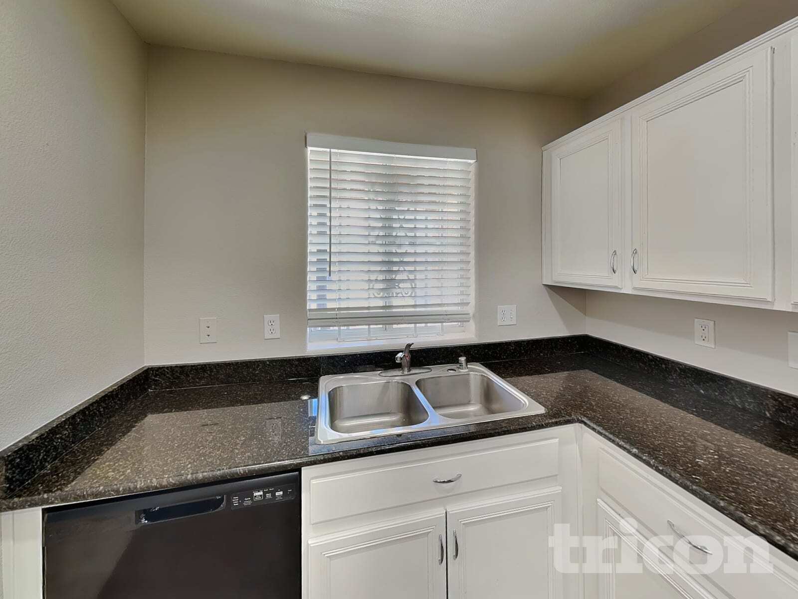 Building Photo - 8921 Paula Jean Ave