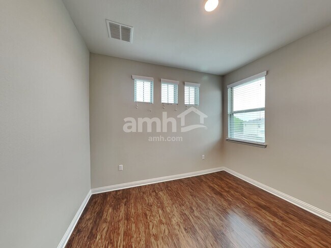 Building Photo - 5707 Gerard Dr
