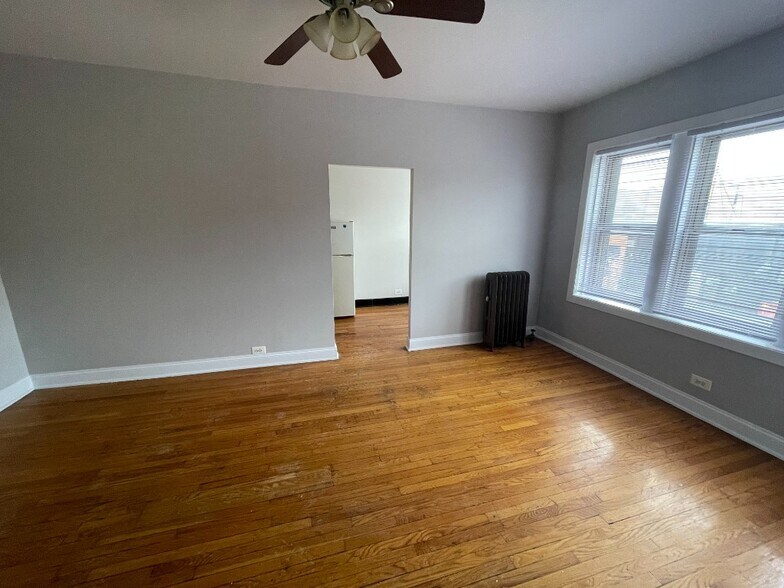 Building Photo - 4354 N Elston Ave