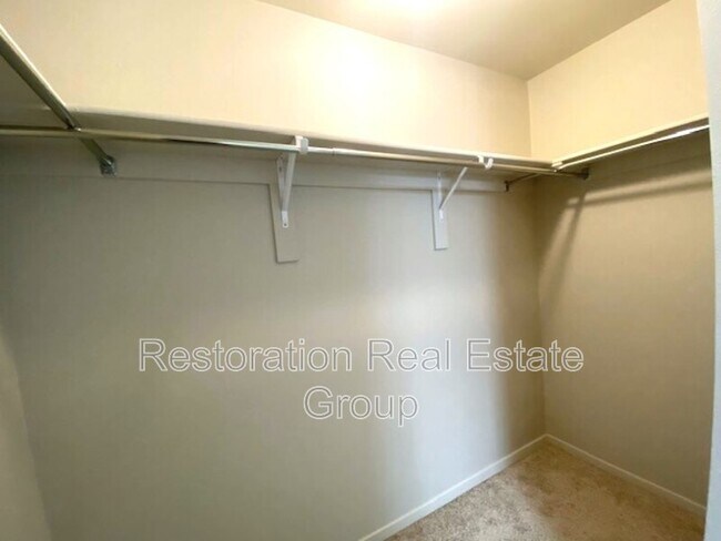 Building Photo - 10010 E 108th Pl N