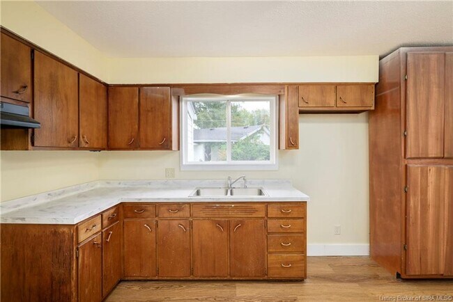 Building Photo - 3 bedroom 1.5 bath house for rent