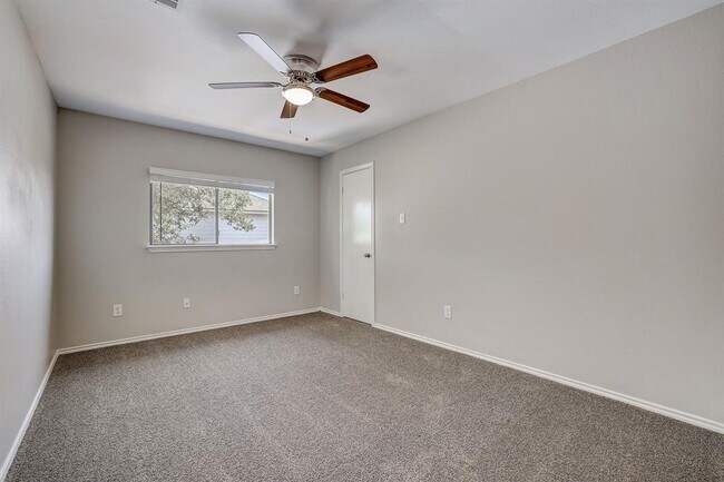 Building Photo - 314 Bello Dr