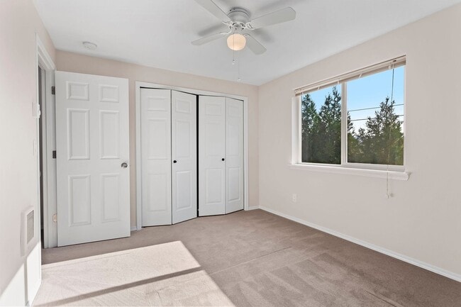 Building Photo - 5286SW