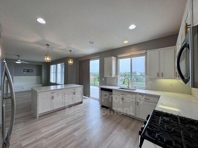 Building Photo - 32358 Gardenvail Dr