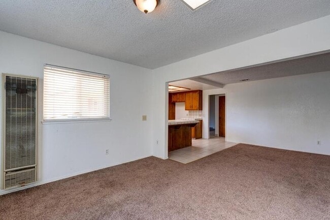 Building Photo - 2768 Saratoga Ave