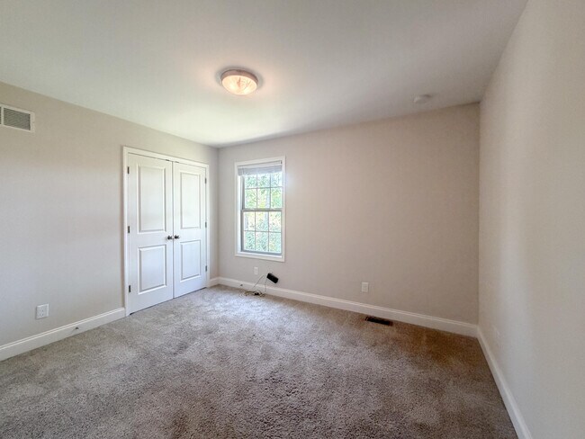 Building Photo - 1140 Orchard Dr