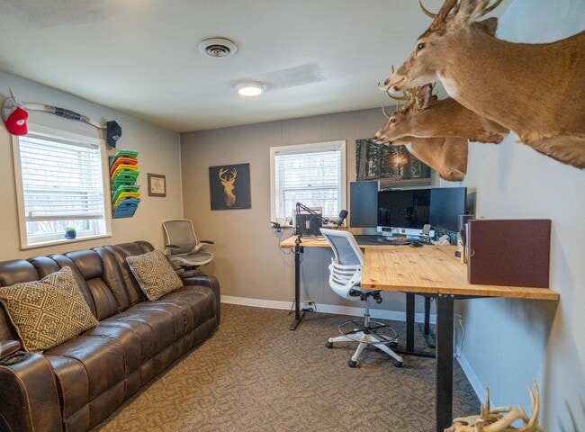 Building Photo - 4256 Fox Hills Ct