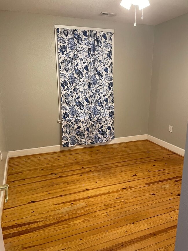 Building Photo - Willow Street