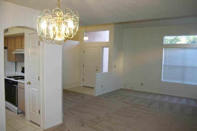Building Photo - Attractive 4 Bedroom Home in Desirable North Ranch in the Northwest