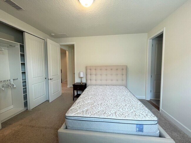 Building Photo - The perfect home waiting for you! FULLY FURNISHED!!